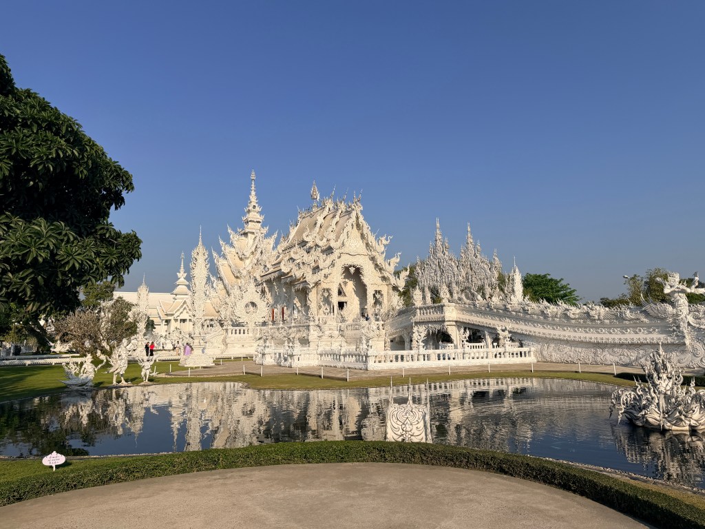 chiang-rai-white-temple