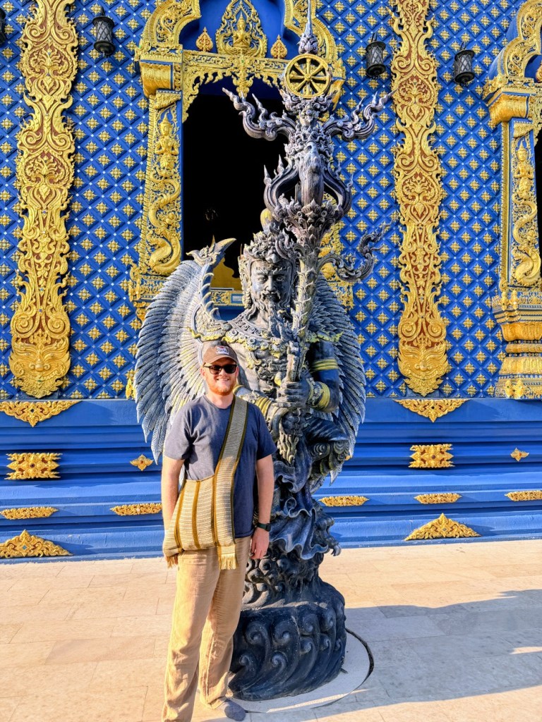 blue-temple-chiang-rai