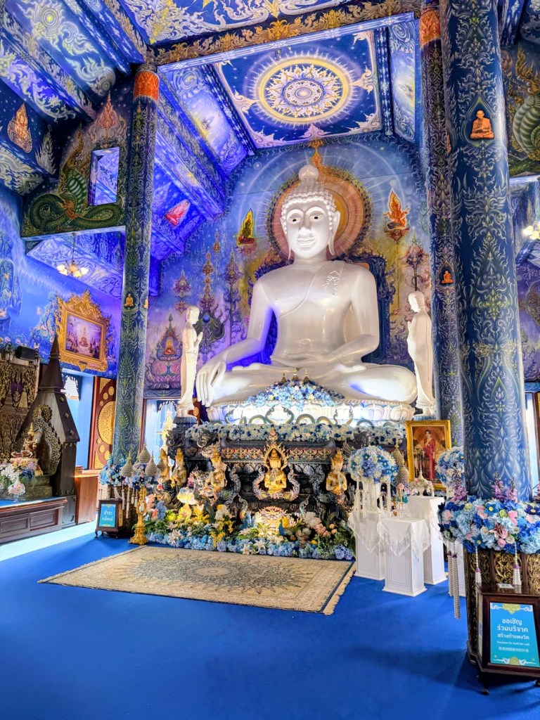 blue-temple-chiang-rai