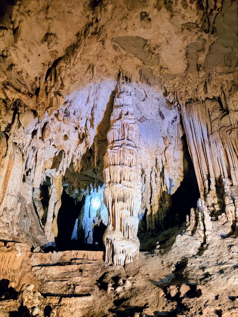 pai-nam-lod-cave-bats